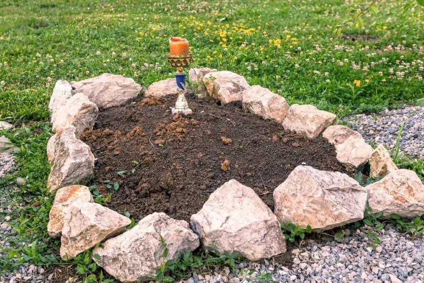 grób