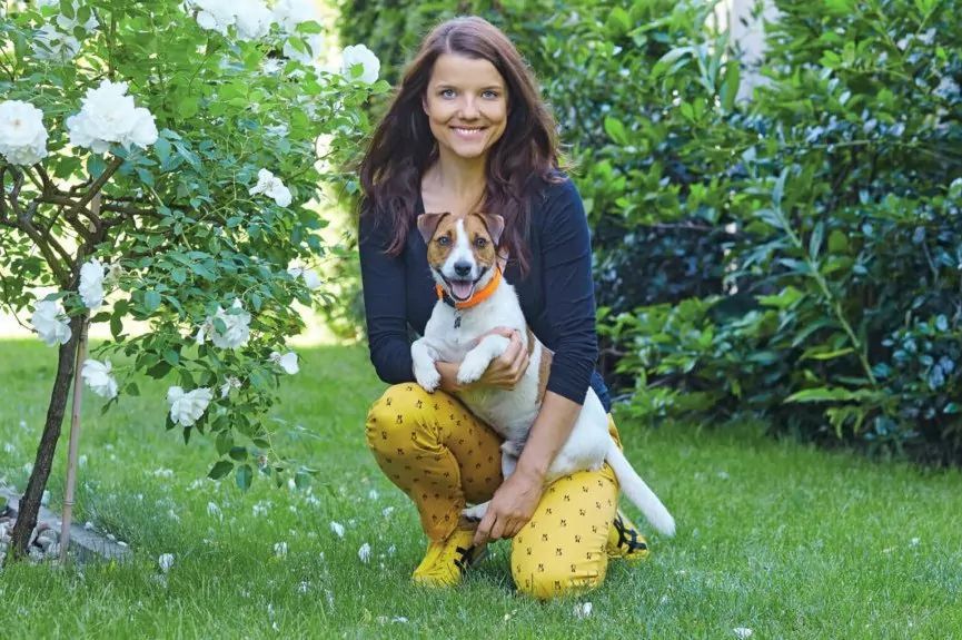 Joanna Jabłczyńska i pies