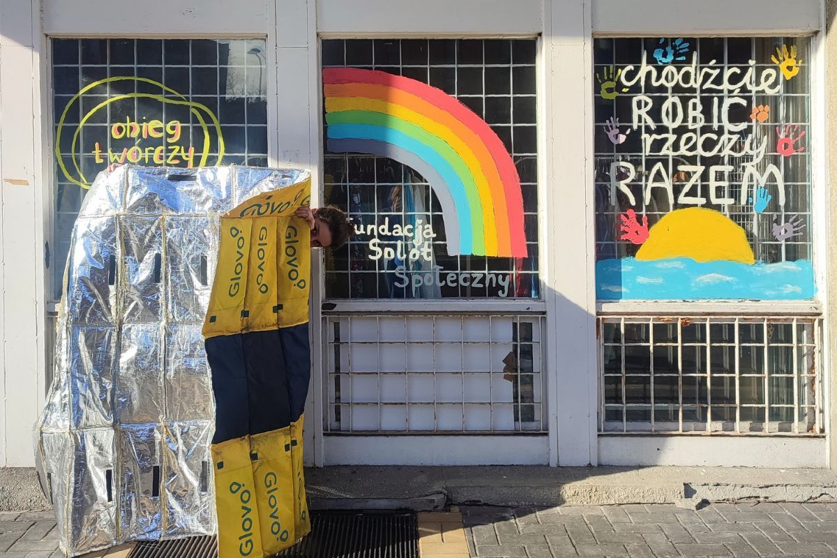 maty dla zwierząt z plecaków Glovo