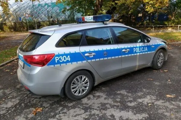 Przyjedźcie! Mordują psa