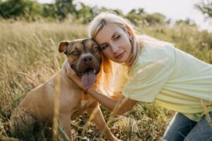 wrażliwe rasy psów emocjonalne przytulanie psa